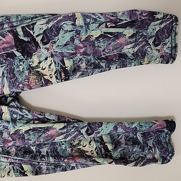 Lululemon Run: Top Speed CropIridescent Multi Size 6 - Picture 9 of 16